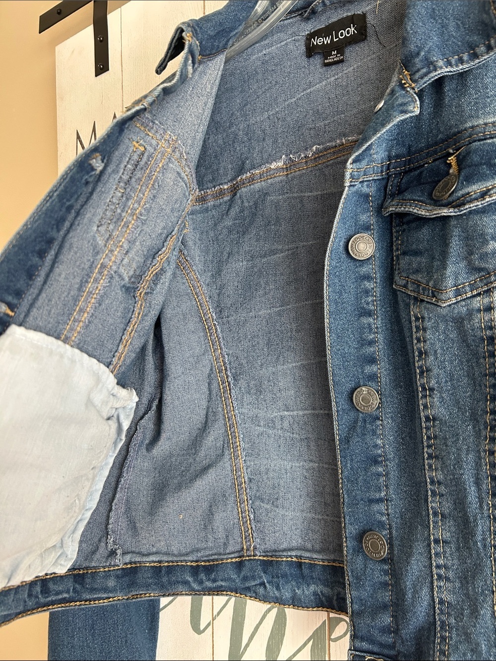 New Look Medium Wash Blue Denim Trucker Jacket size medium - Picture 5 of 6